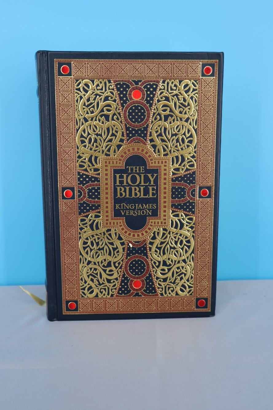 Holy Bible King James Version KJV Hardcover Decorative Gift Edition